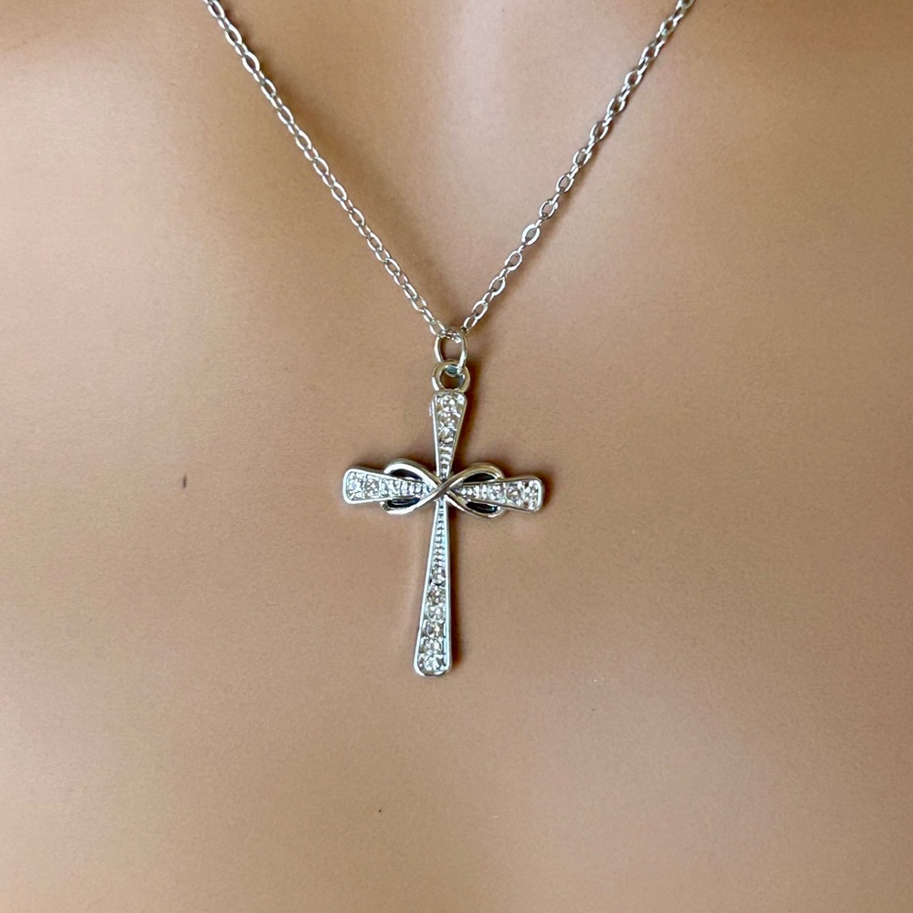 Delicate Silver Cross Pendant Necklace With Rhinestone Accents